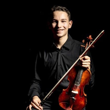 Prof. Valeriy Sokolov präsentiert Giovanni Viola